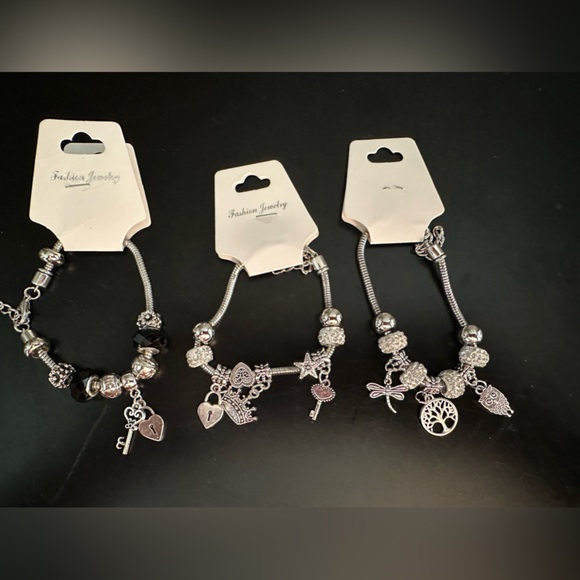 Bundle charm bracelets - Picture 1 of 4